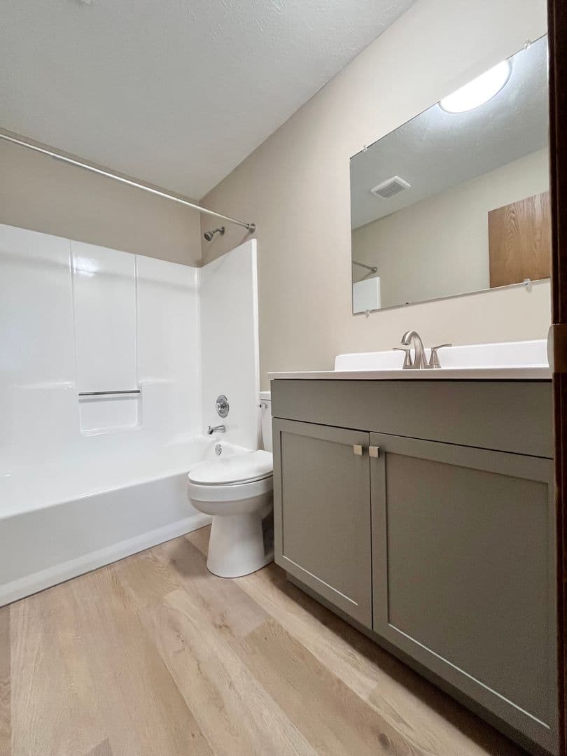 Akron Apartment: 2569 Romig Rd.