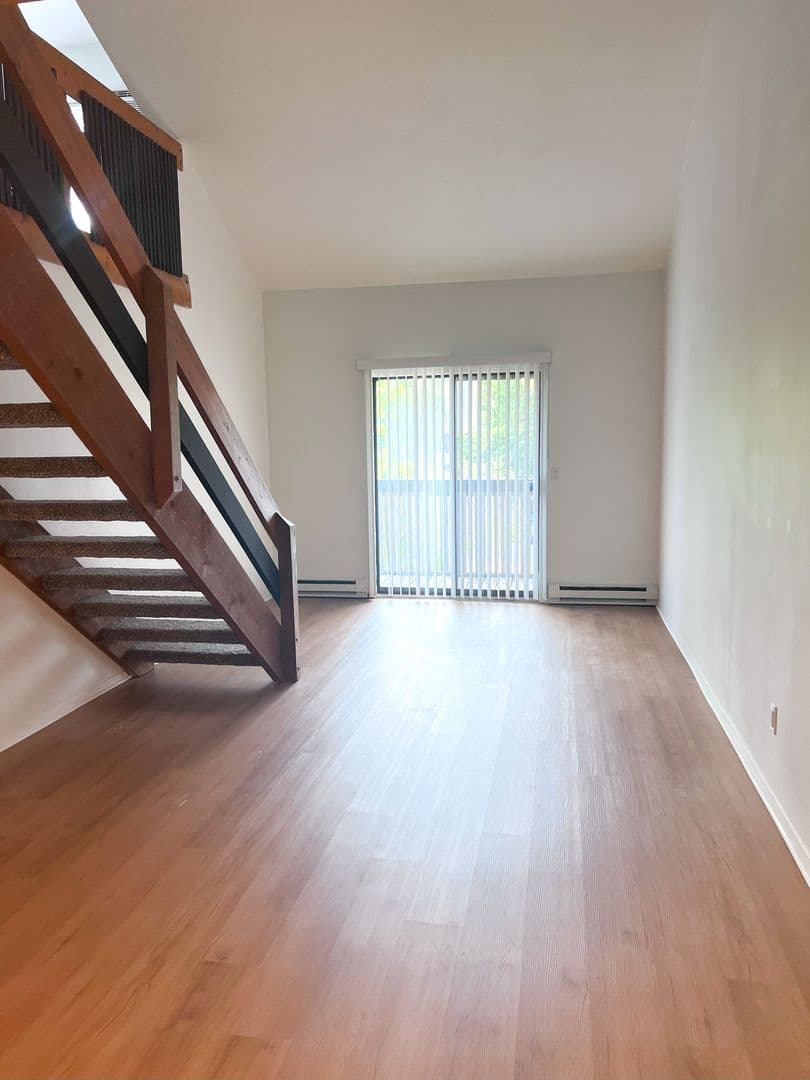 Akron Apartment: 2569 Romig Rd.
