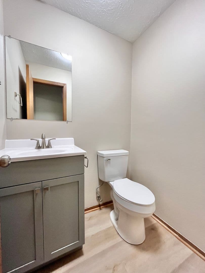 Akron Apartment: 2569 Romig Rd.
