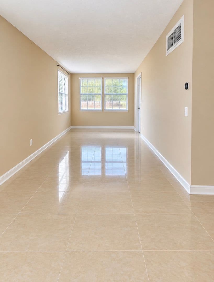 Columbus Apartment: 2983 Buena Vista Road