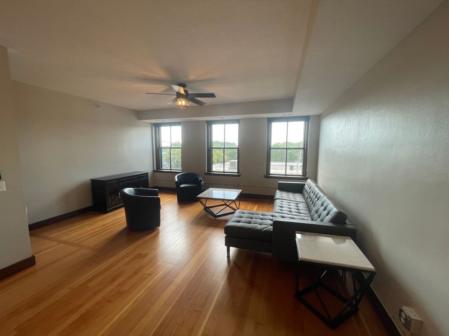 Northfield Apartment: 422 Division Street