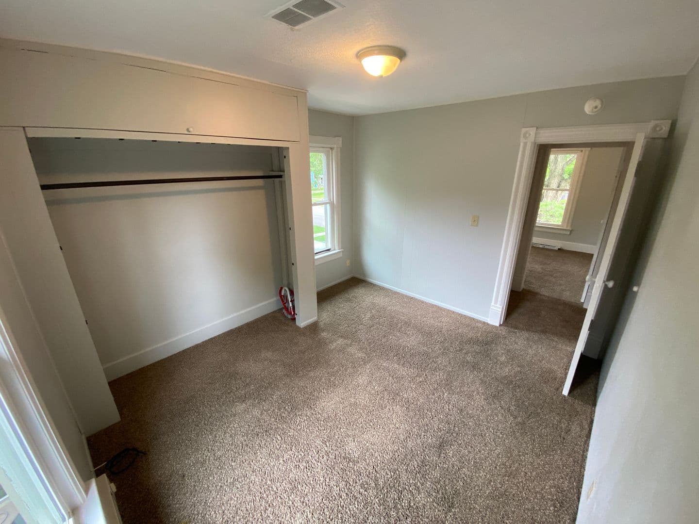 Faribault Apartment: 104 8th St NW