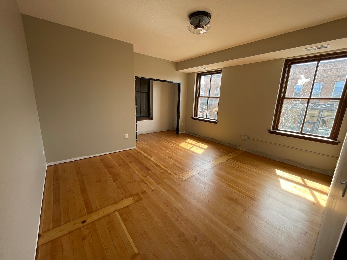 Northfield Apartment: 422 Division Street