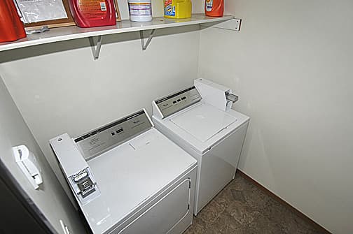 Faribault Apartment: 2610 Cardinal Ave - 304
