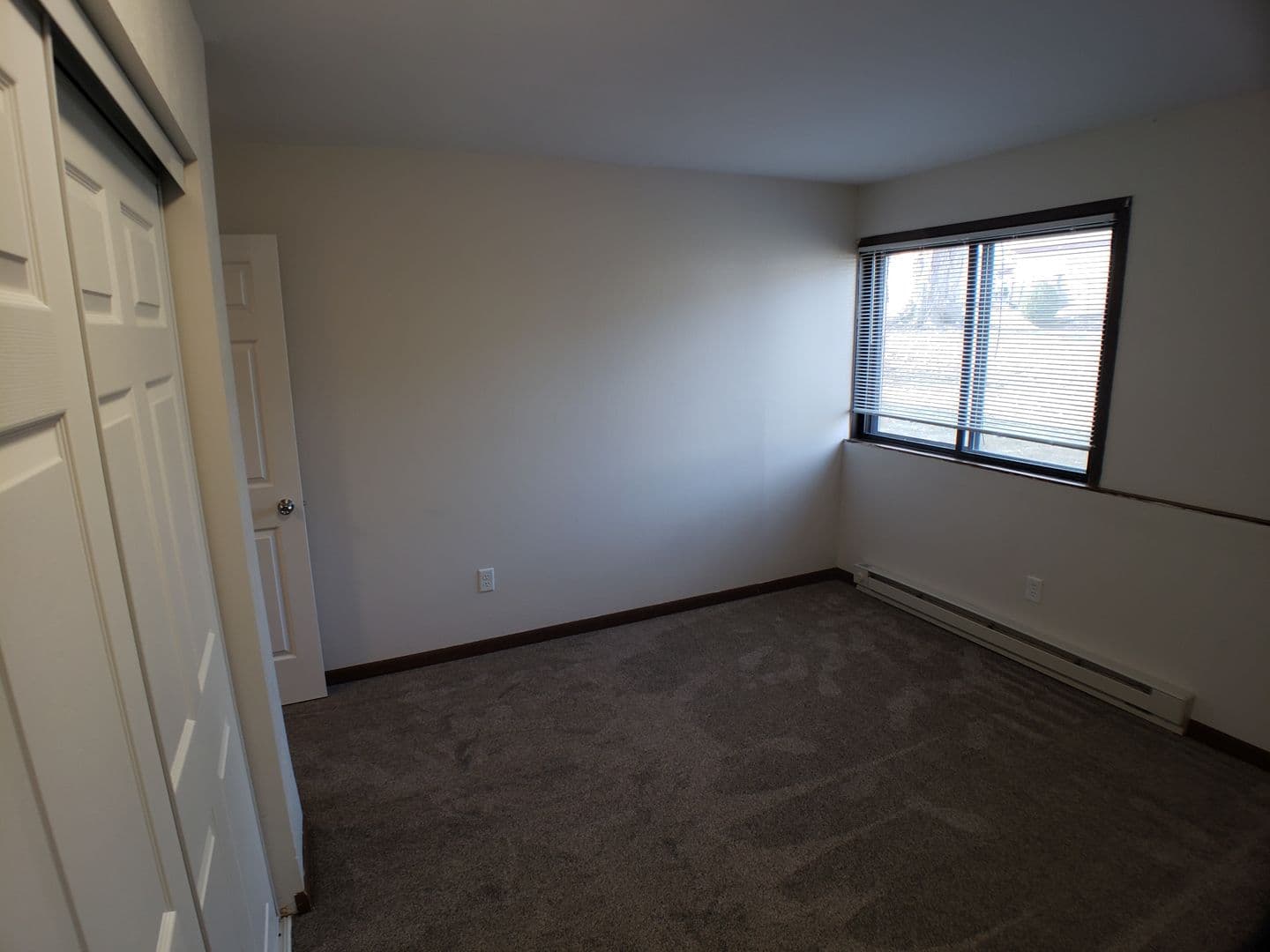 Lonsdale Apartment: 321 1st Ave SE - RHS LONS-#6