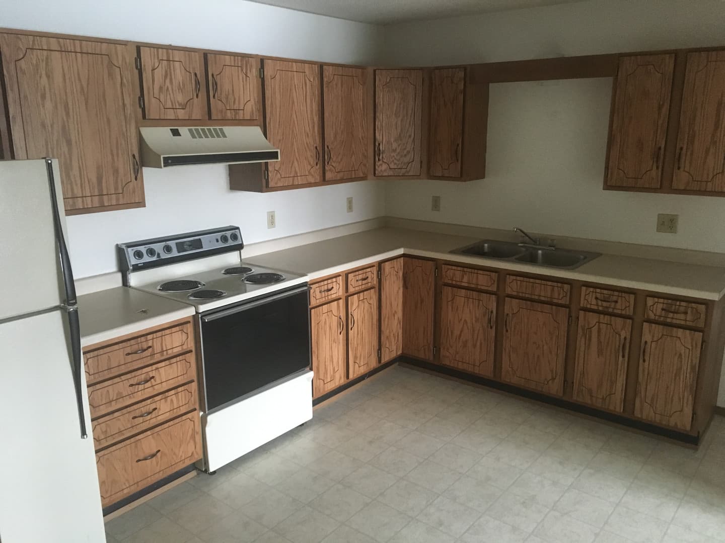 Montgomery Apartment: 400 N Welco Dr - M2
