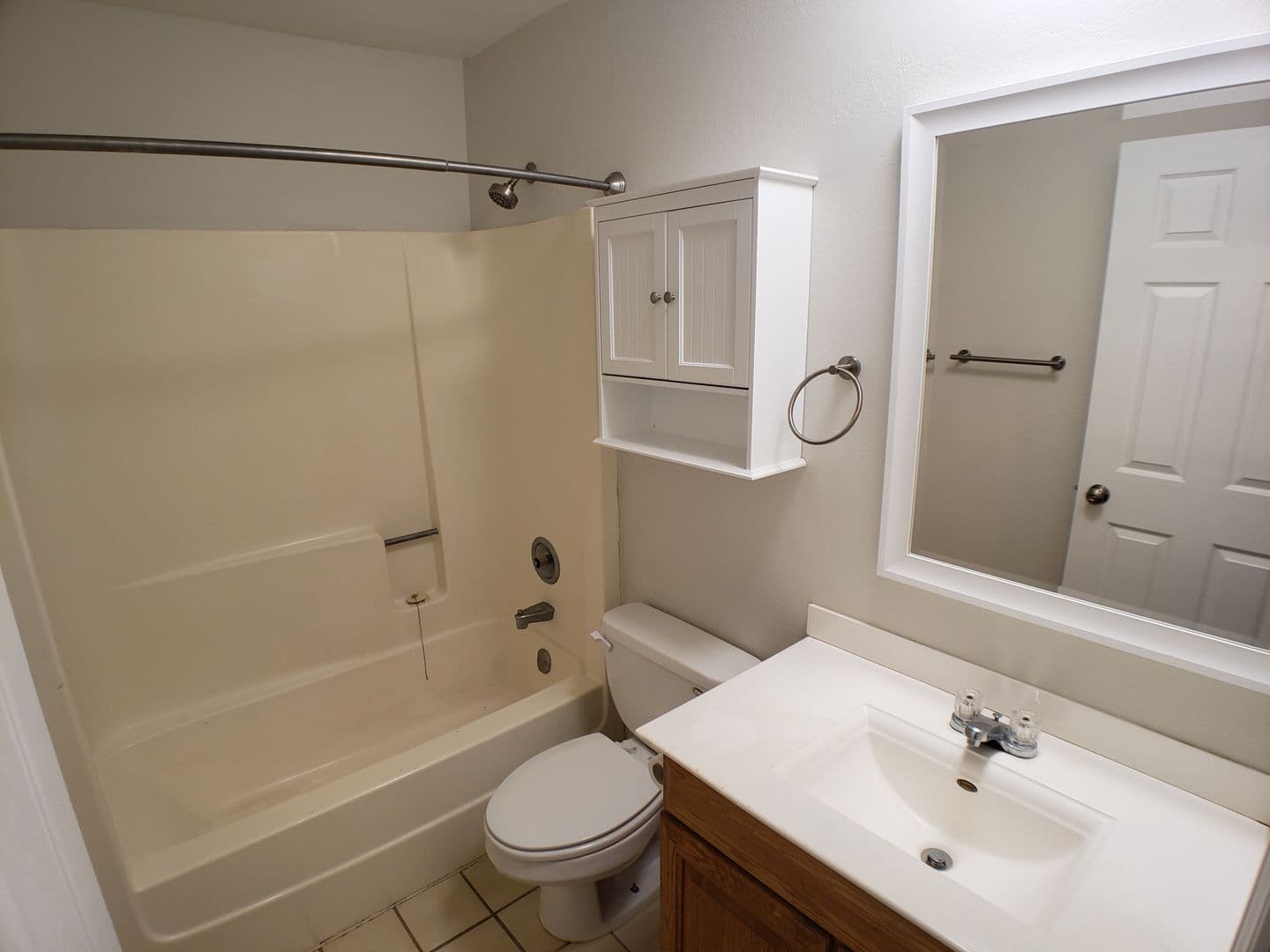 Lonsdale Apartment: 321 1st Ave SE - RHS LONS-#6