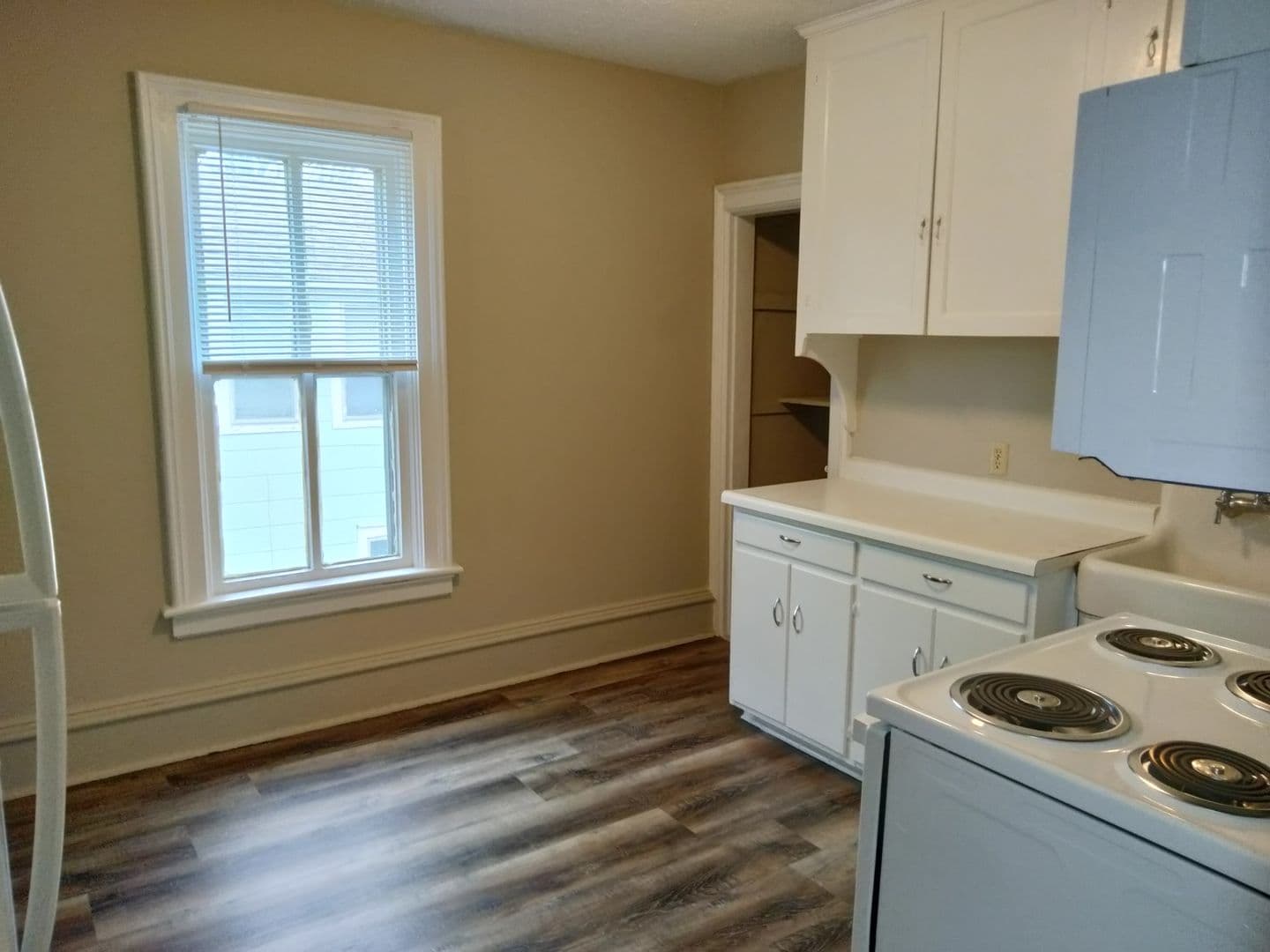 Faribault Apartment: 327 8th Street NW - RHS 327-#B UP