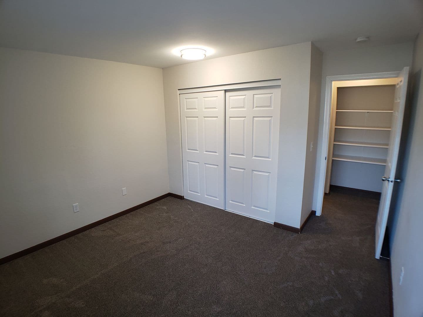Lonsdale Apartment: 321 1st Ave SE - RHS LONS-#6