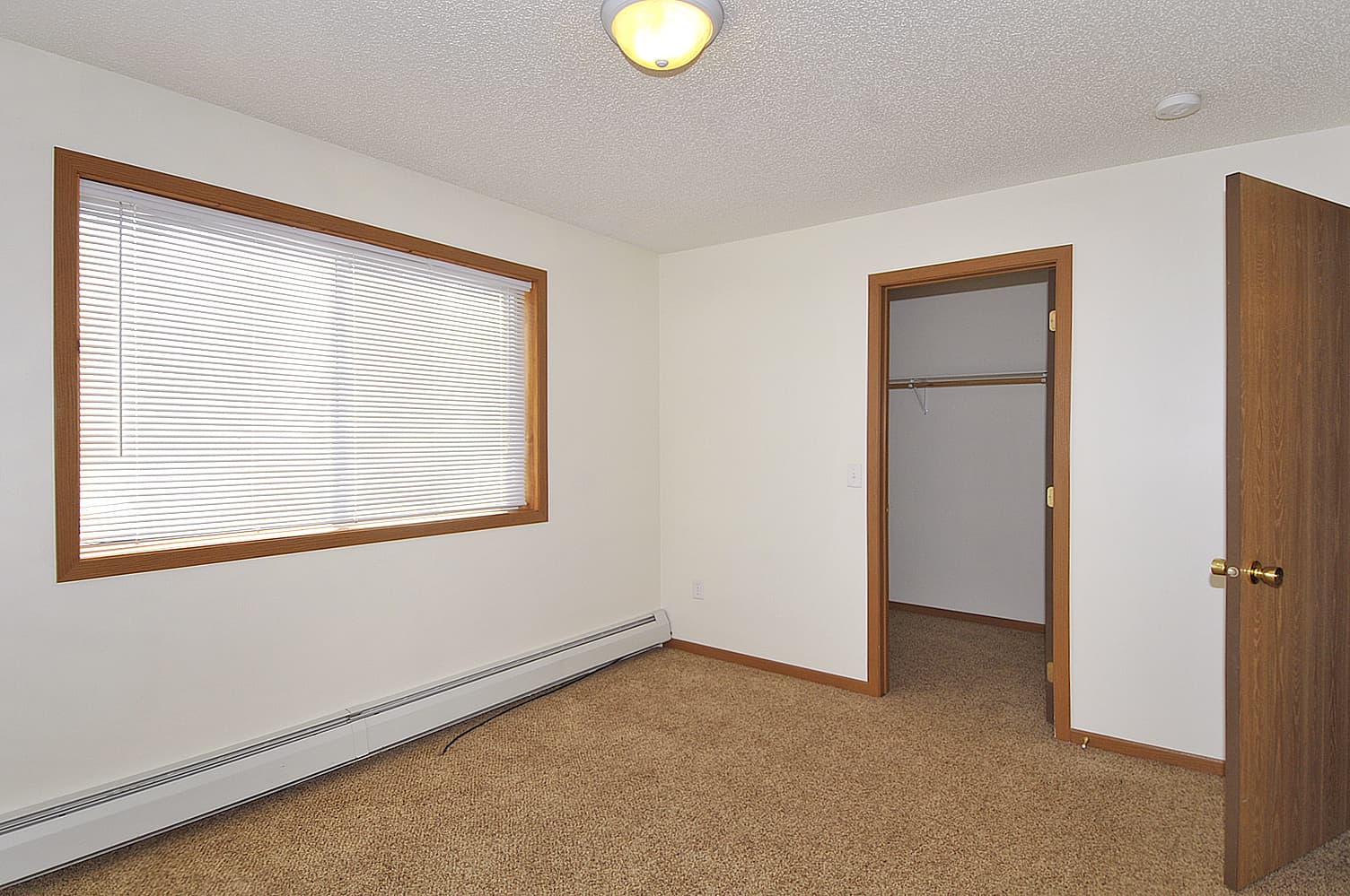 Faribault Apartment: 2610 Cardinal Ave - 304