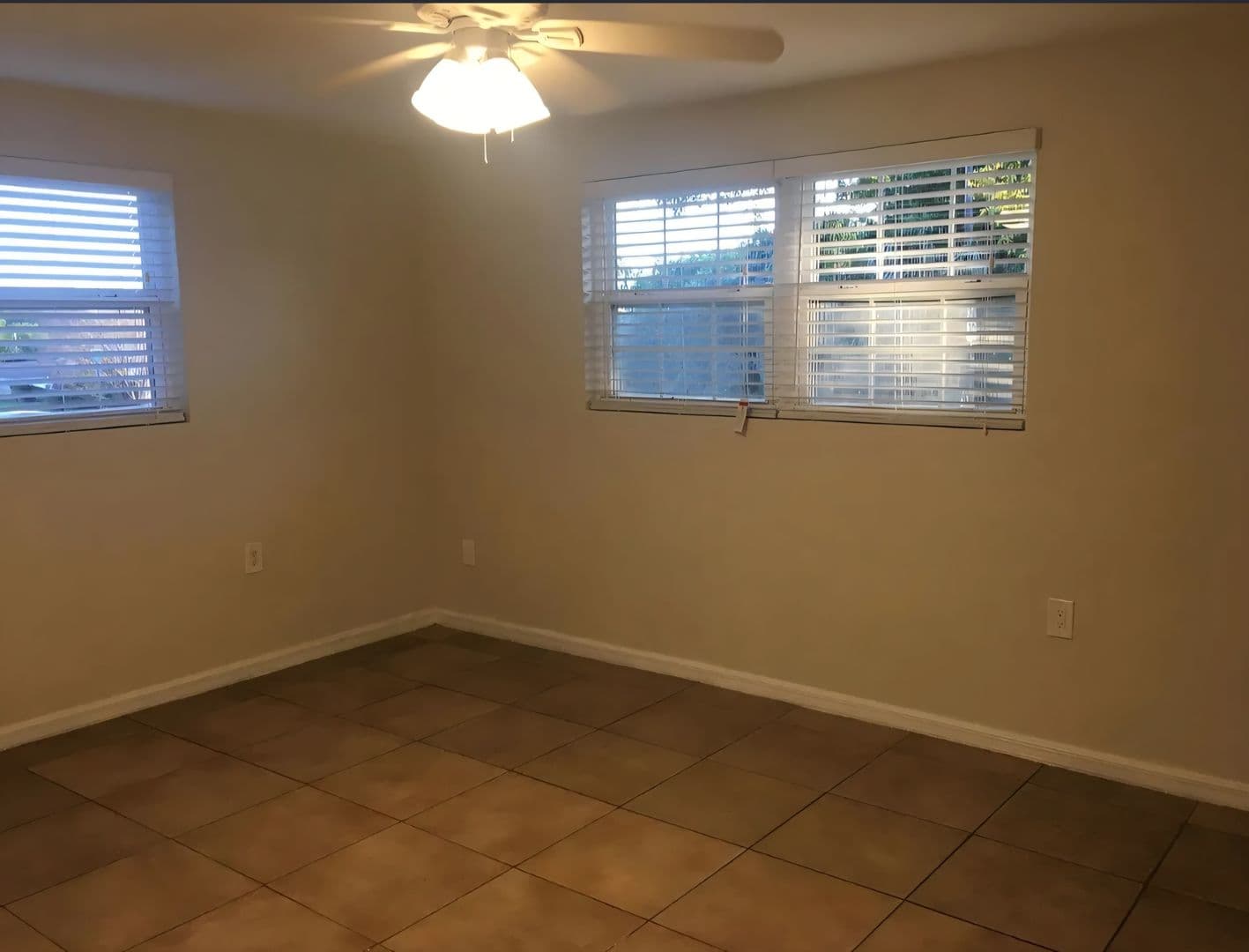 Holiday House: 3422 Peterborough St.