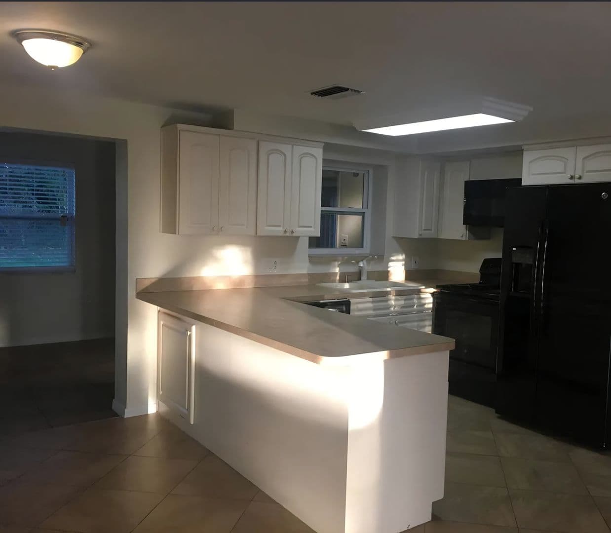 Holiday House: 3422 Peterborough St.