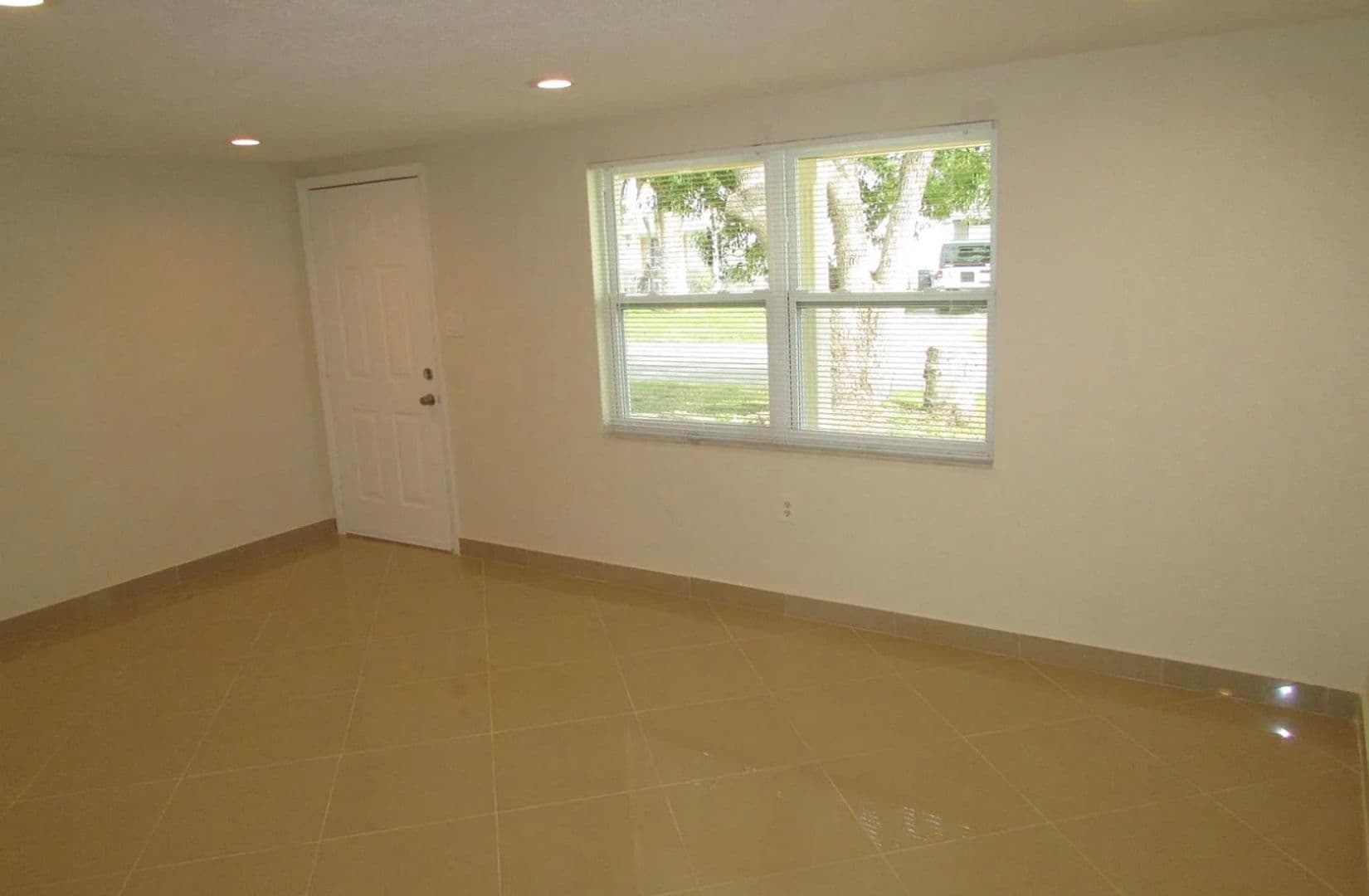 Port Richey House: 10909 Fillmore Ave