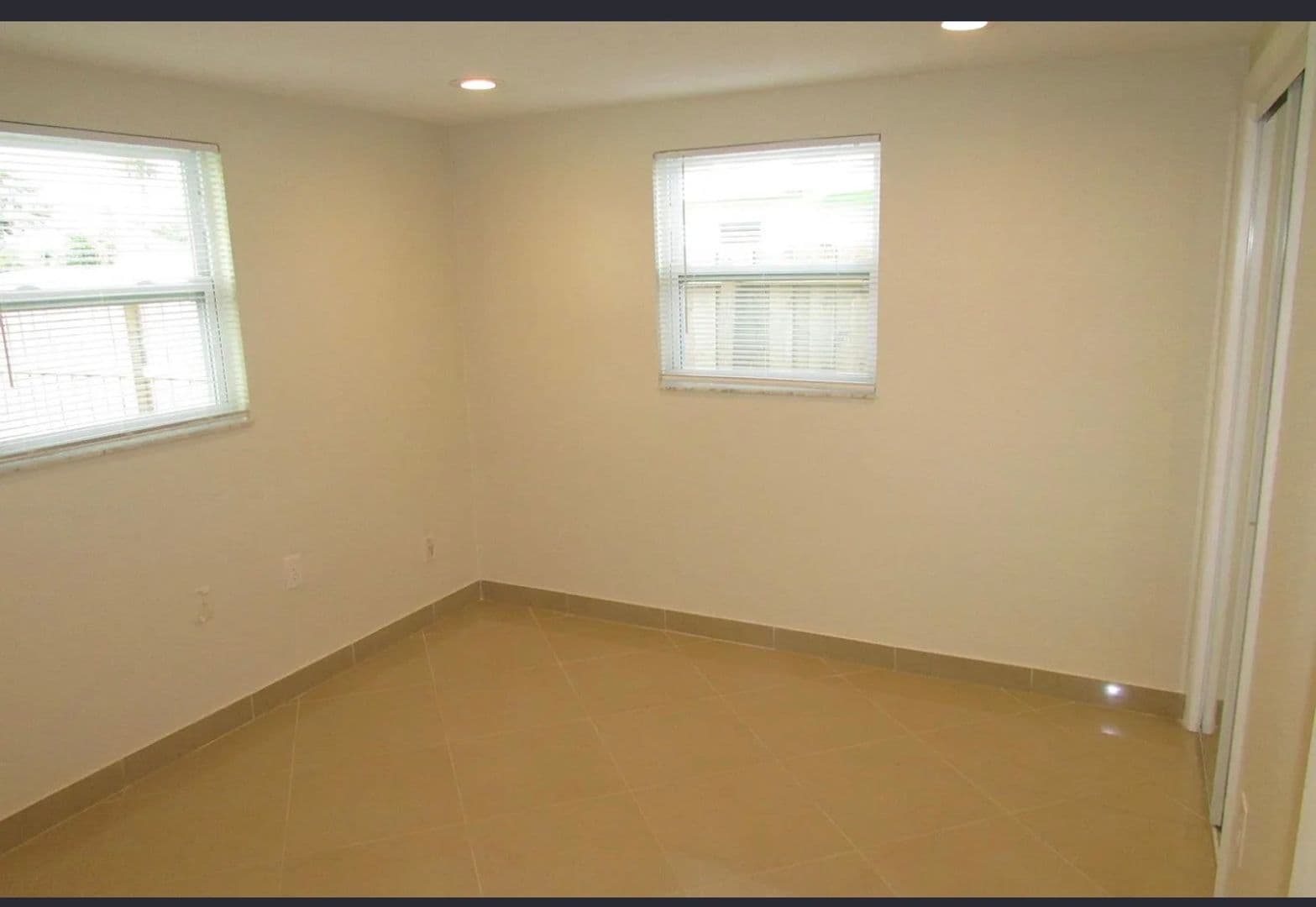 Port Richey House: 10909 Fillmore Ave