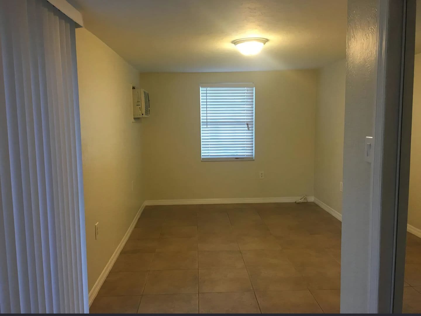 Holiday House: 3422 Peterborough St.