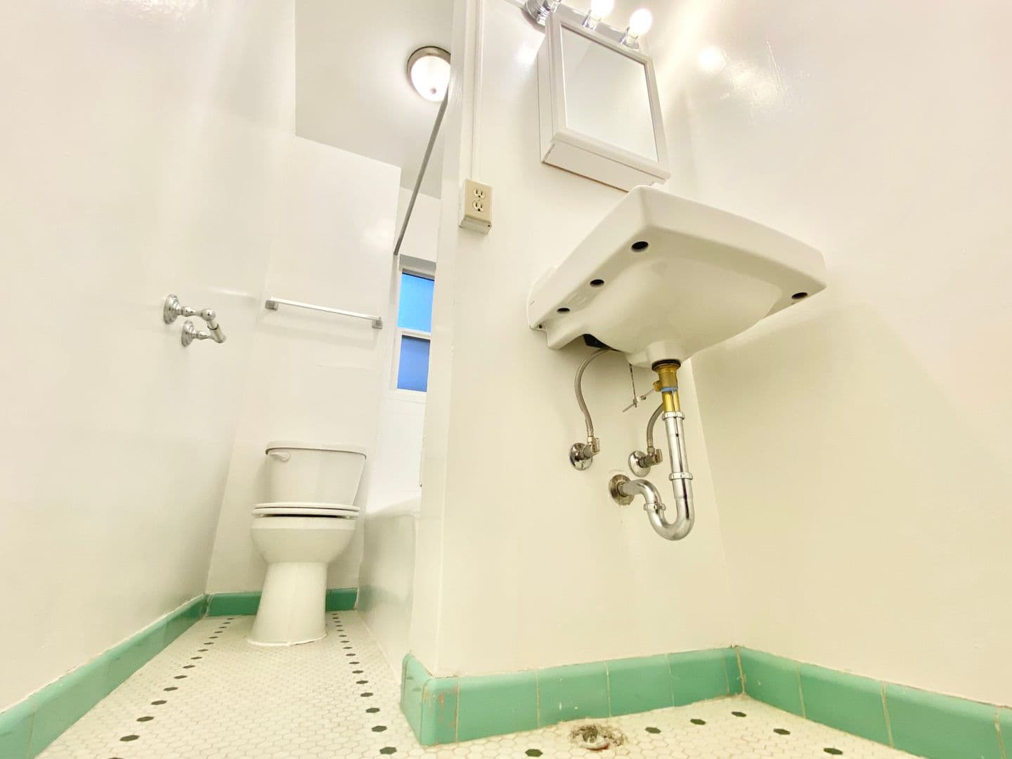 Seattle Apartment: 404 E. Howell St.