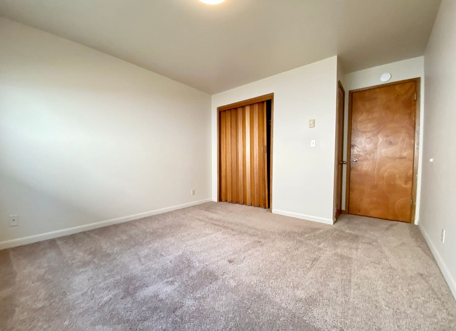 Seattle Apartment: 3200 NE 140th St.