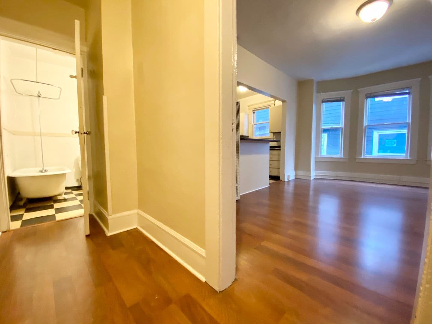 Seattle Apartment: 1511 Boylston Ave