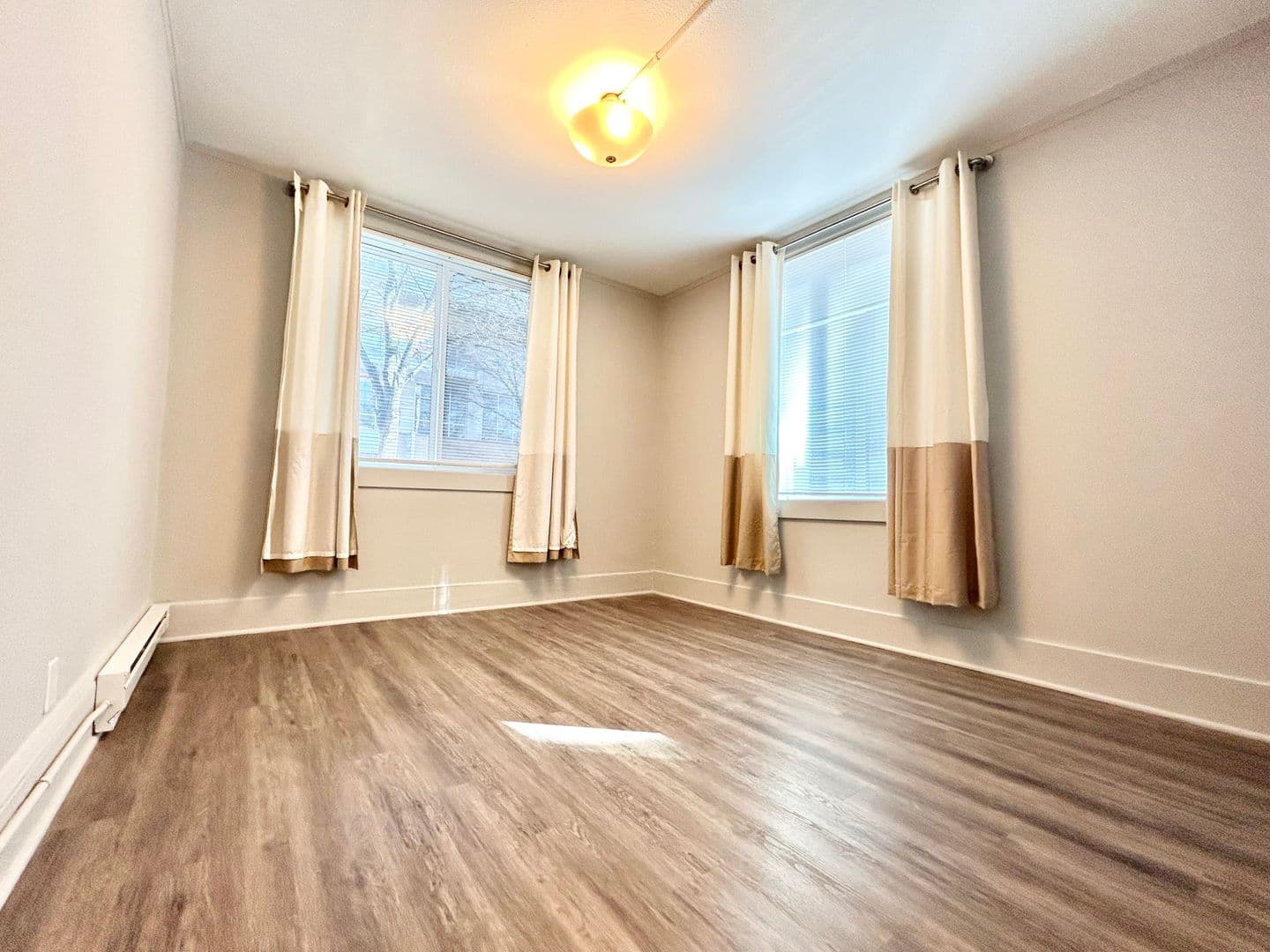 Seattle Apartment: 814 Columbia St