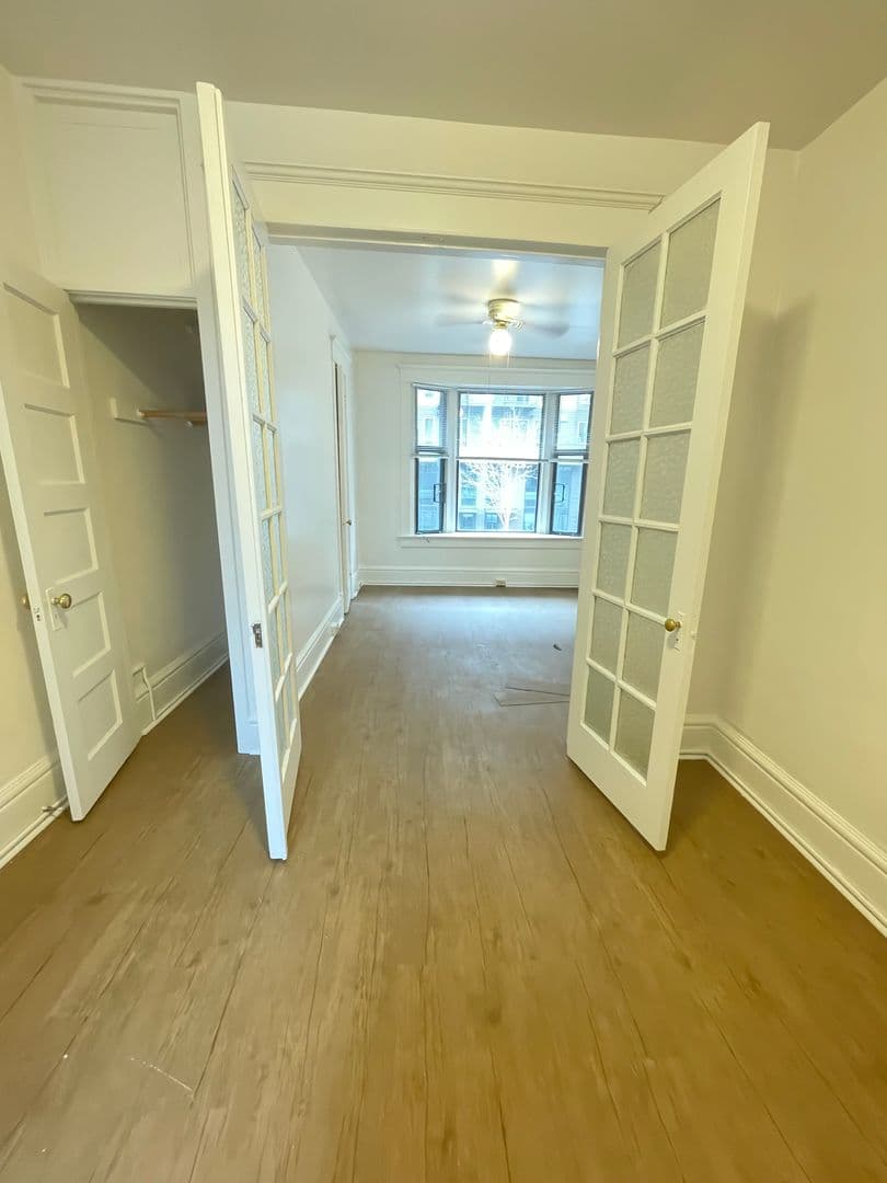 Seattle Apartment: 107 1st Ave N