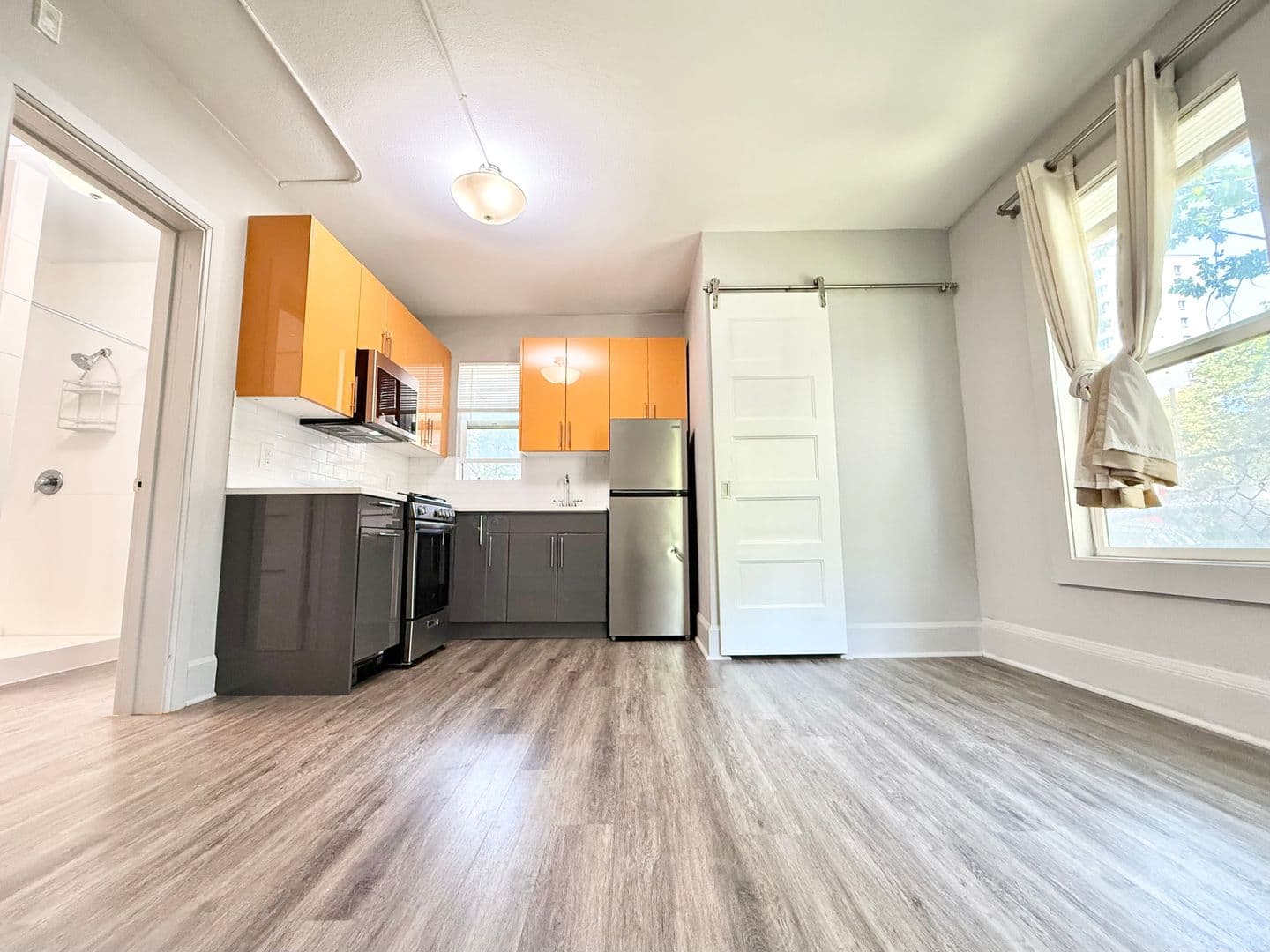Seattle Apartment: 814 Columbia St