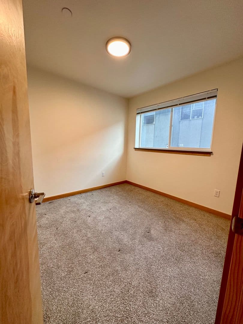 Seattle Apartment: 2226 NW 58th St.