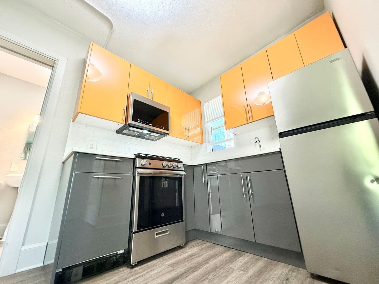 Seattle Apartment: 814 Columbia St