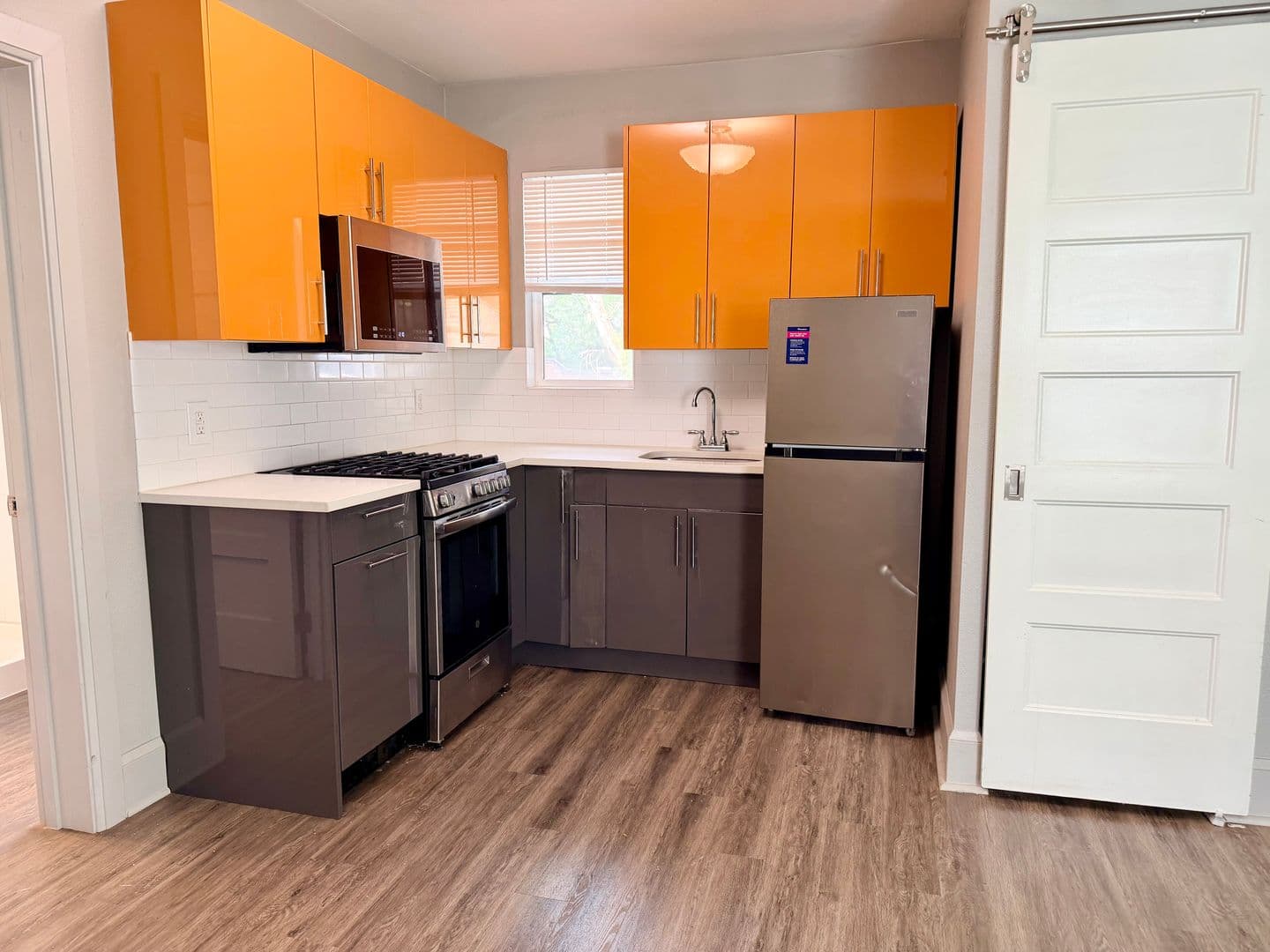 Seattle Apartment: 814 Columbia St
