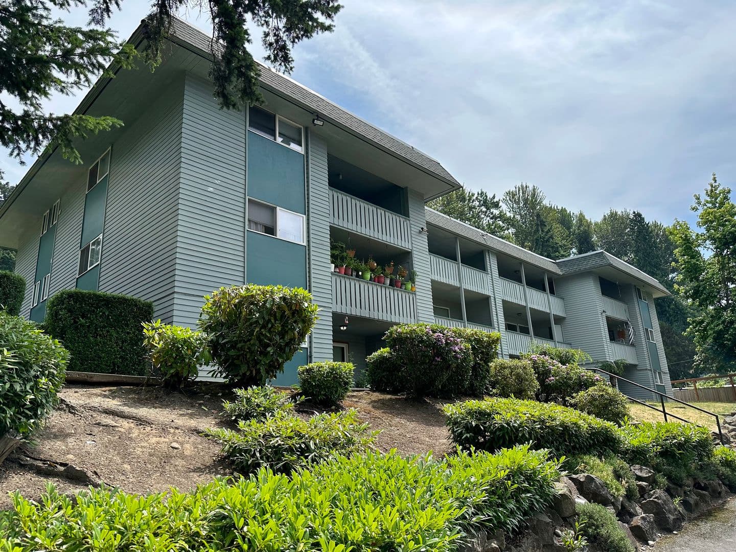 Kent Apartment: 1254-1259 Weiland Street