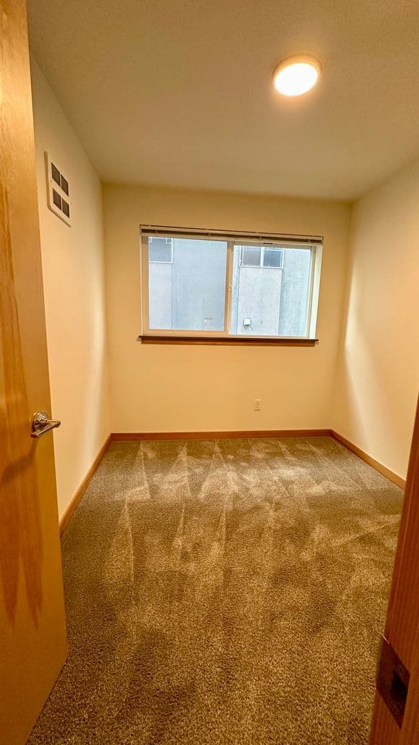 Seattle Apartment: 2226 NW 58th St.