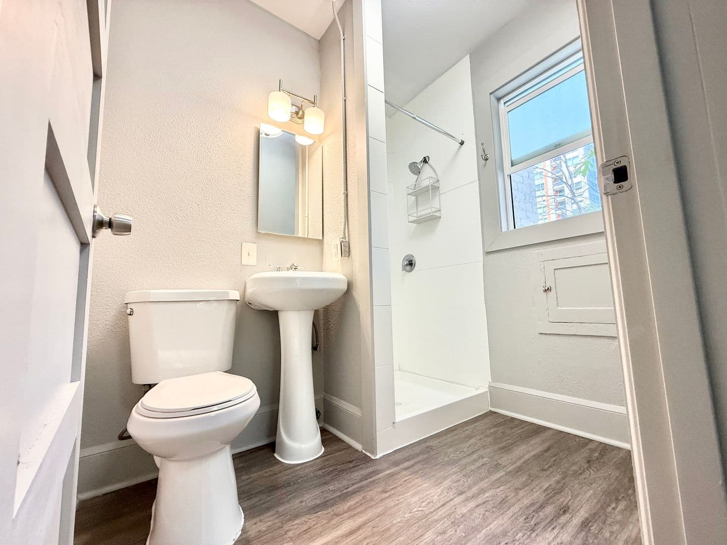 Seattle Apartment: 814 Columbia St