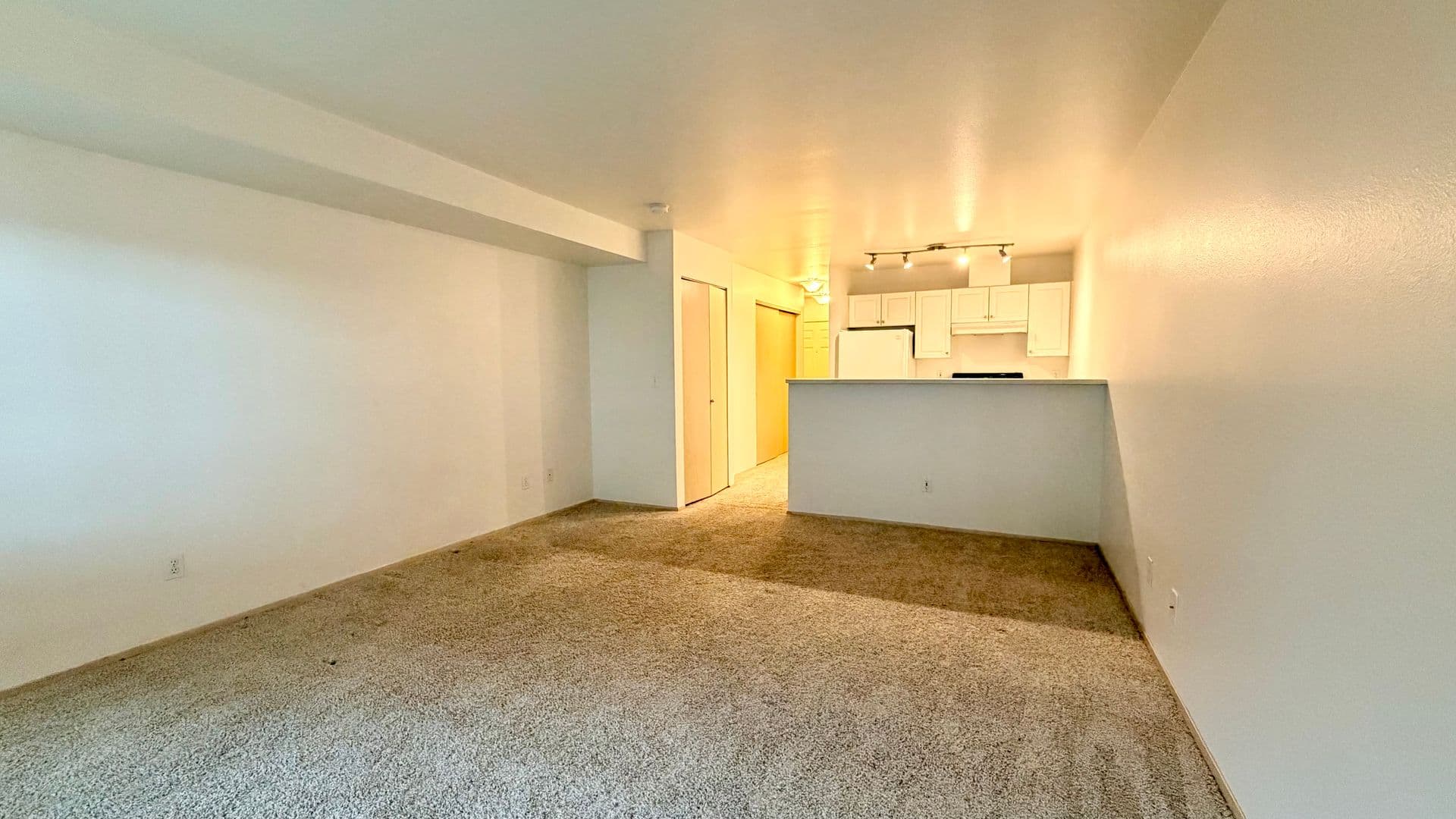 Seattle Apartment: 3230 Eastlake Ave E