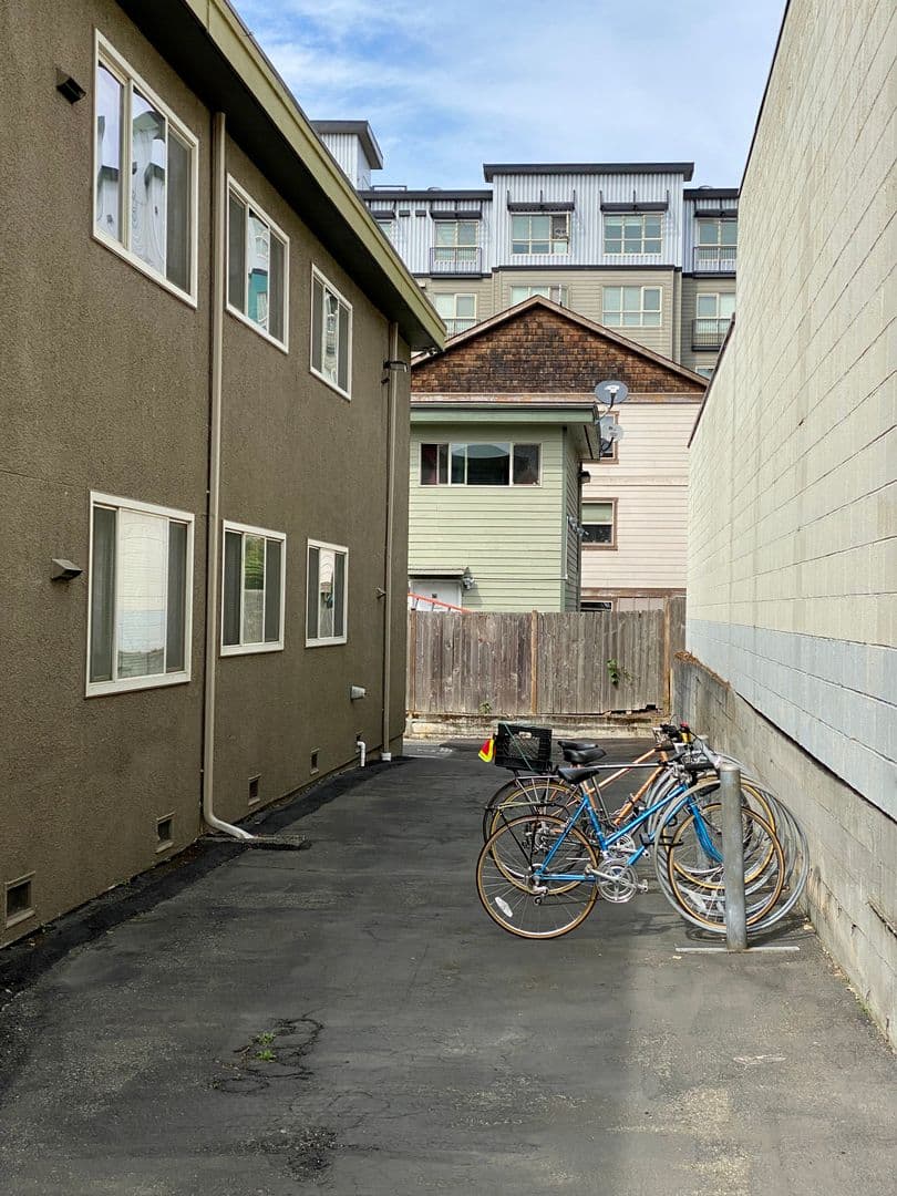 Seattle Apartment: 3200 NE 140th St.