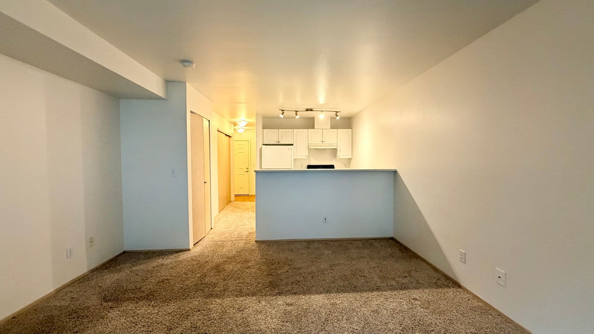 Seattle Apartment: 3230 Eastlake Ave E