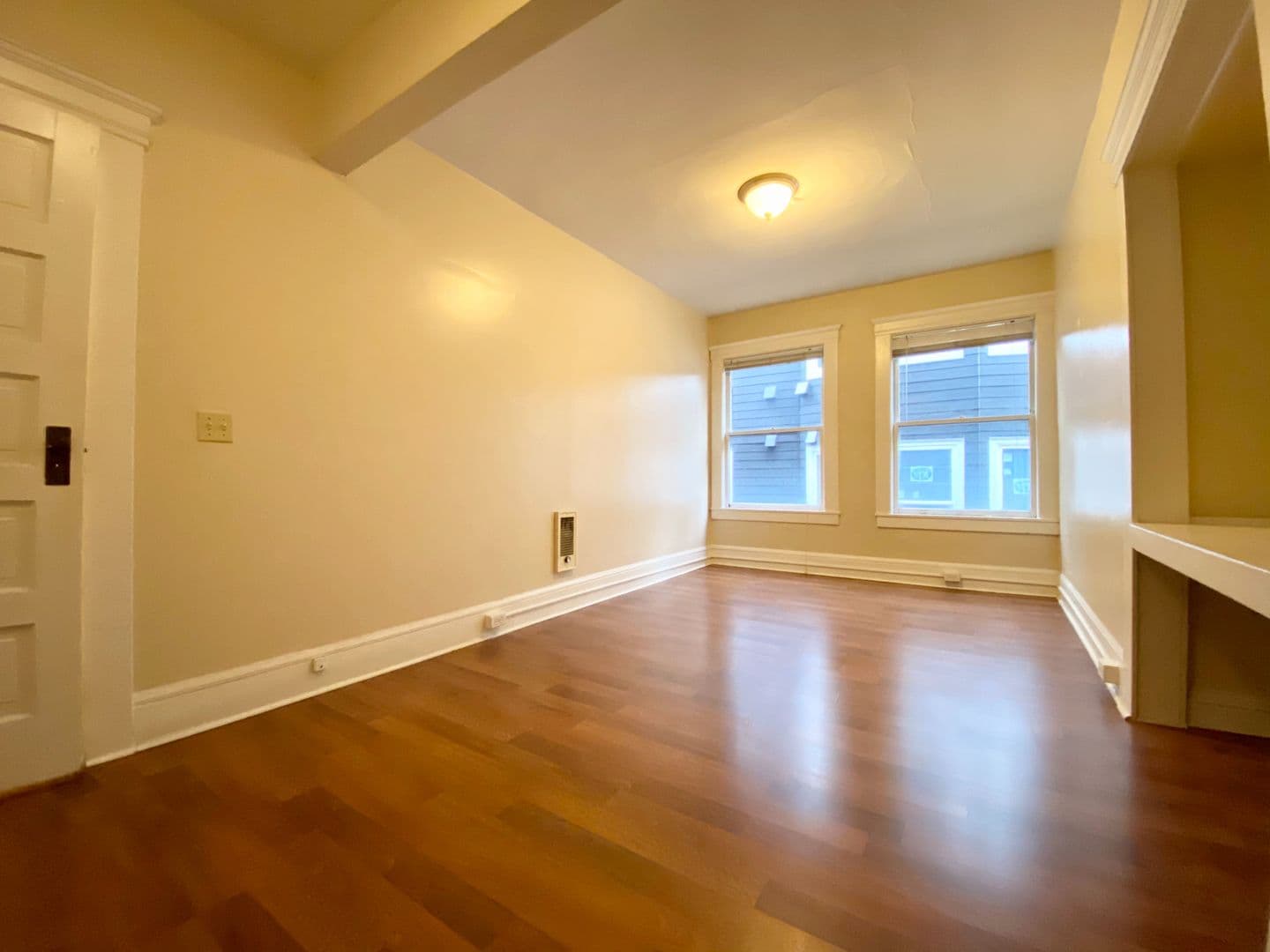 Seattle Apartment: 1511 Boylston Ave