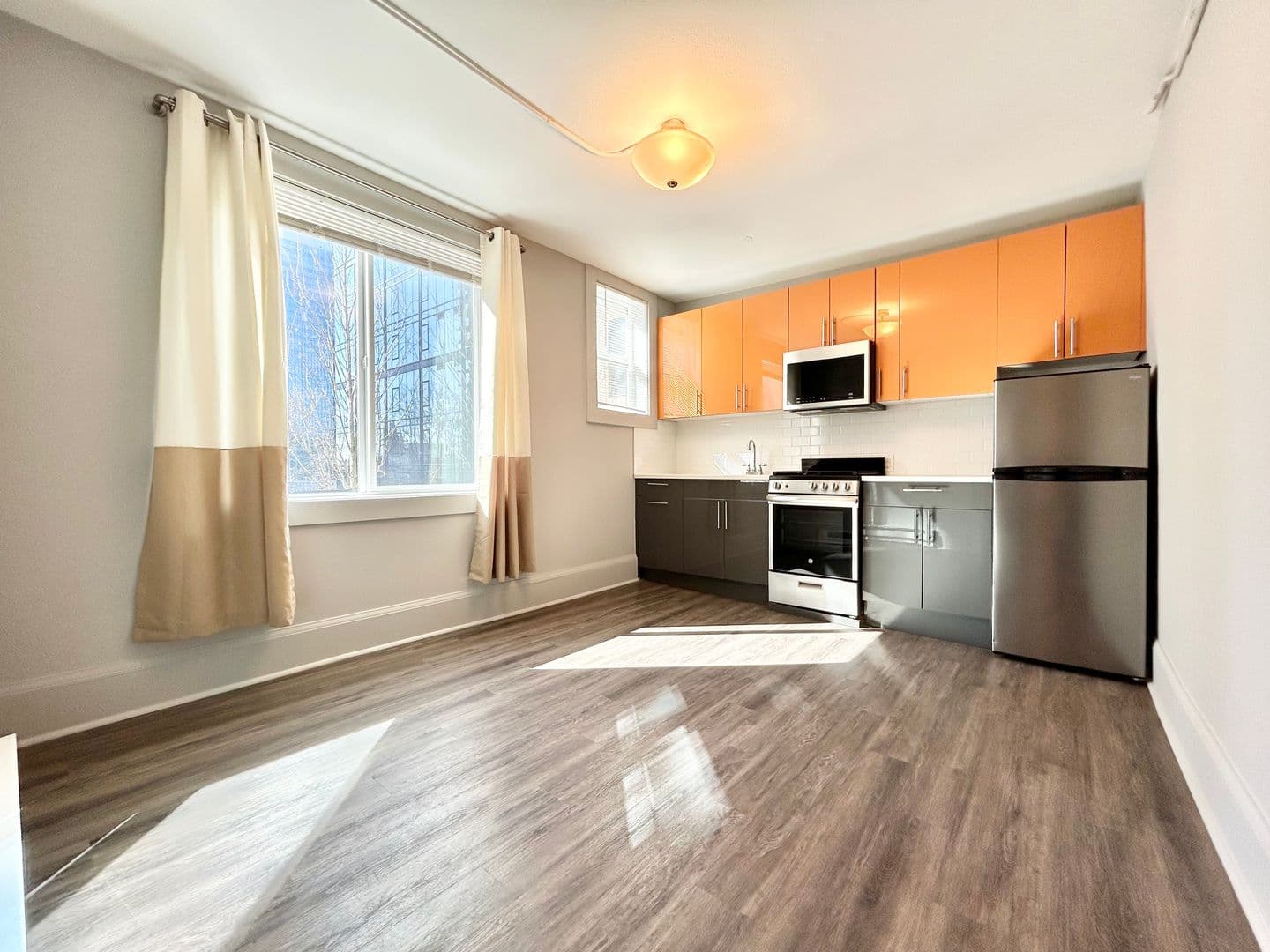 Seattle Apartment: 814 Columbia St