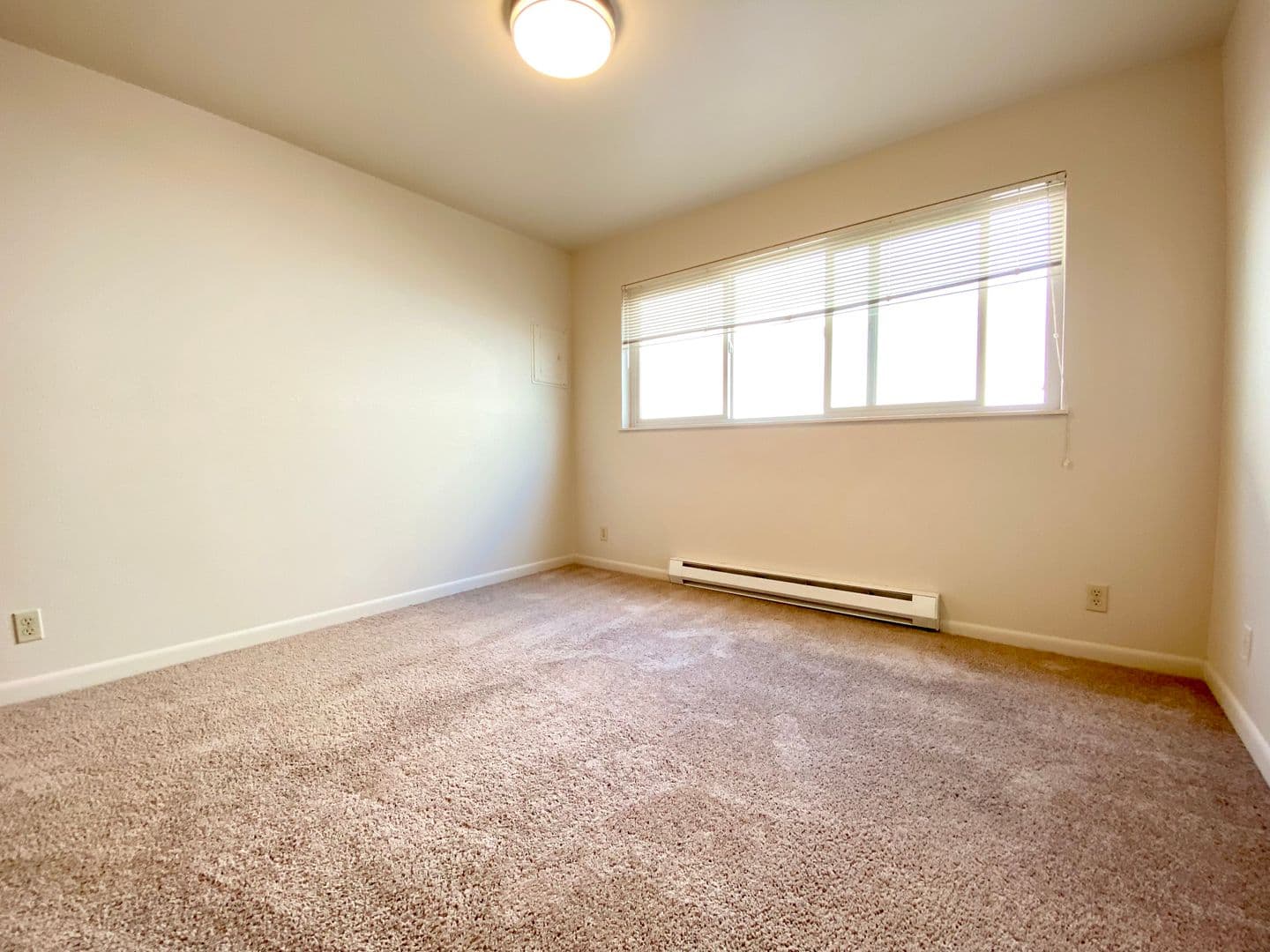 Seattle Apartment: 3200 NE 140th St.