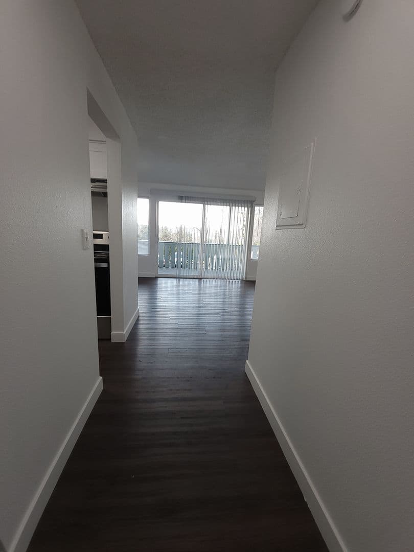 Kent Apartment: 1254-1259 Weiland Street