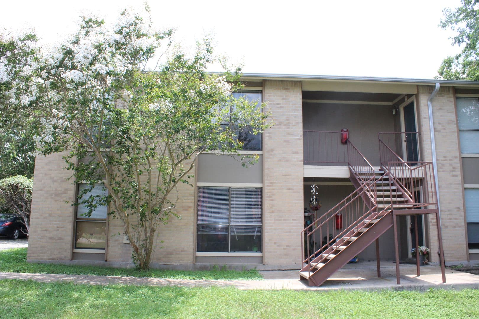 San Marcos Apartment: 229 Craddock Ave