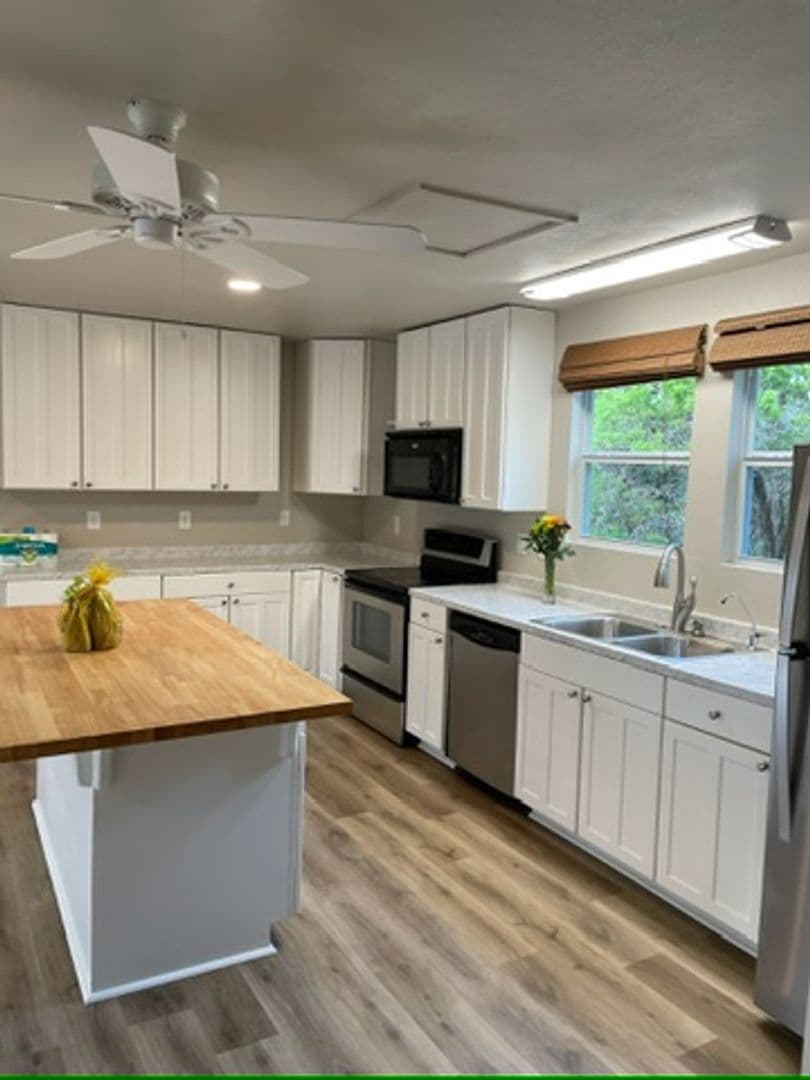Wimberley Apartment: 120 Cedar Bend