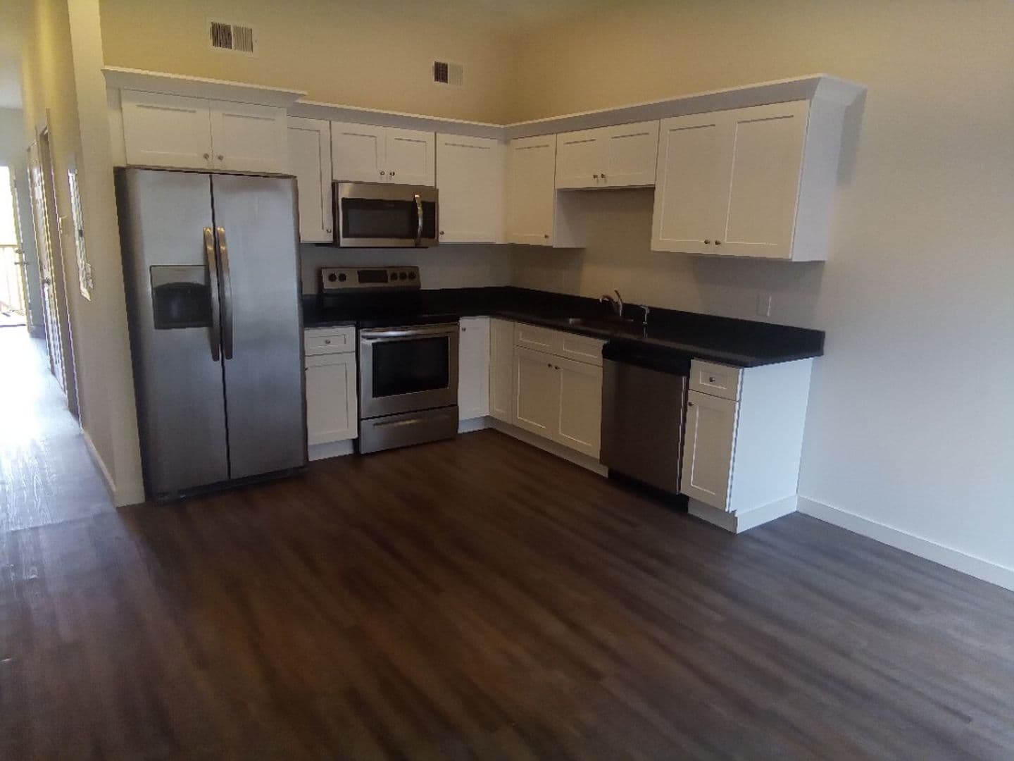 Chattanooga Apartment: 811 Douglas St