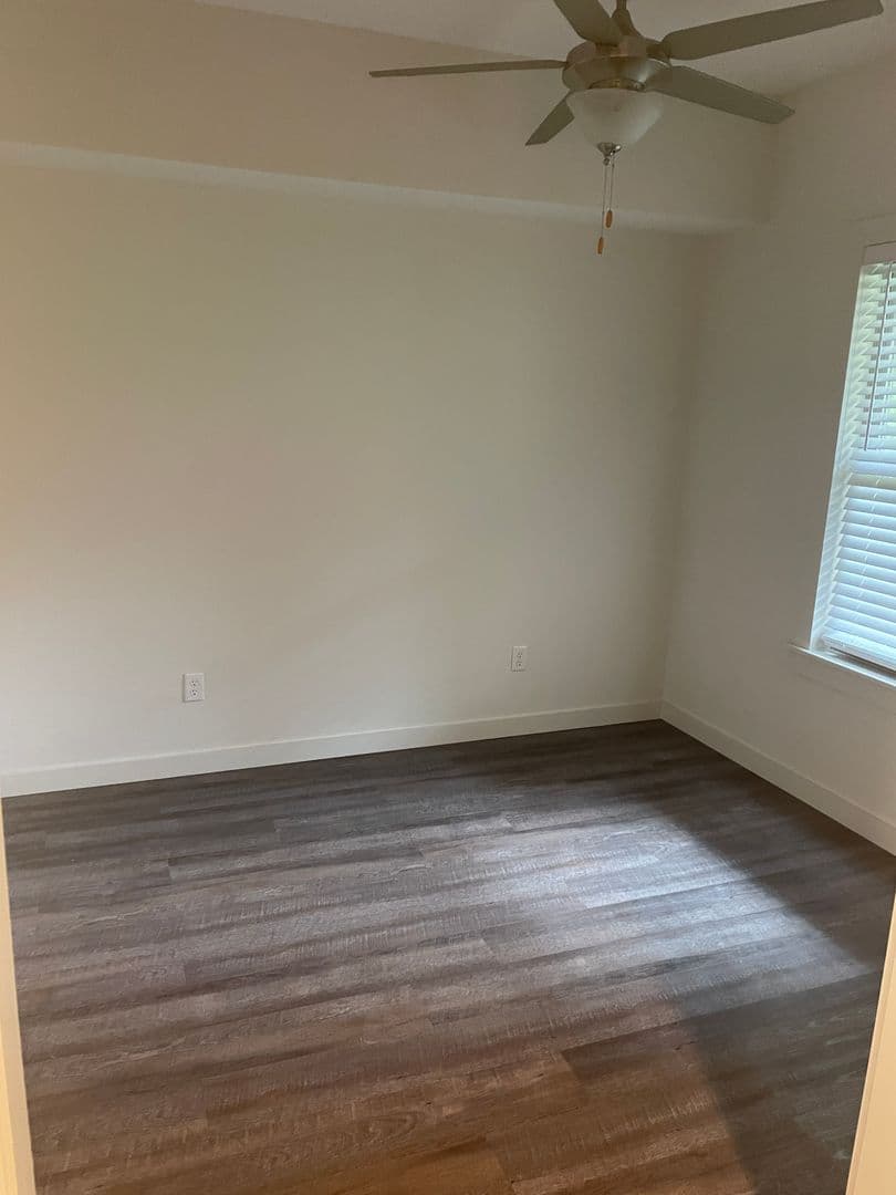 Chattanooga Apartment: 811 Douglas St