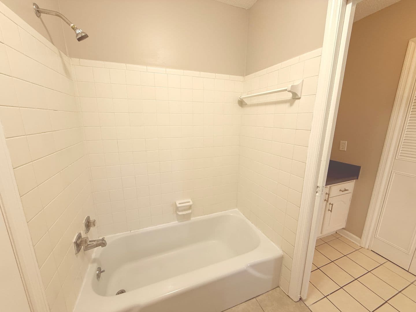 Hixson Apartment: 4751 Tessie Ln