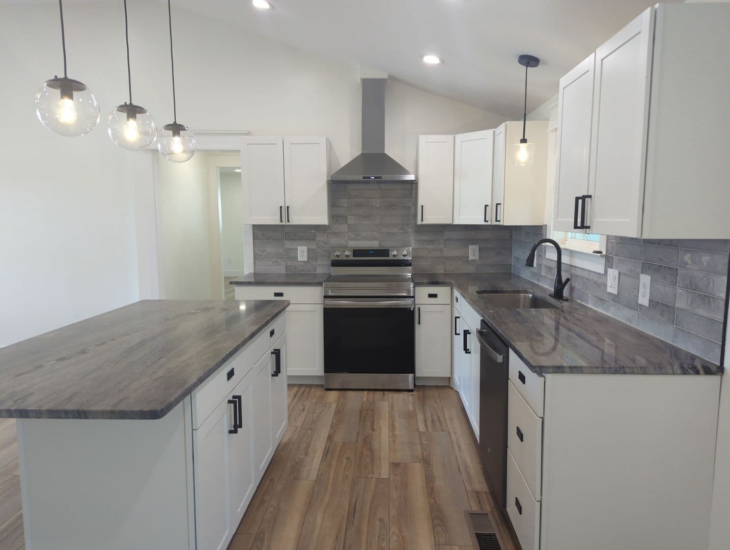 Chattanooga House: 8134 Holly Crest Dr