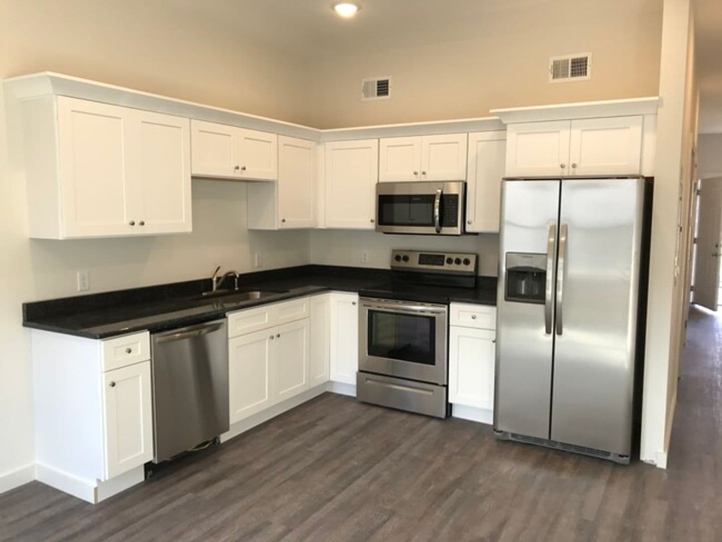 Chattanooga Apartment: 811 Douglas St