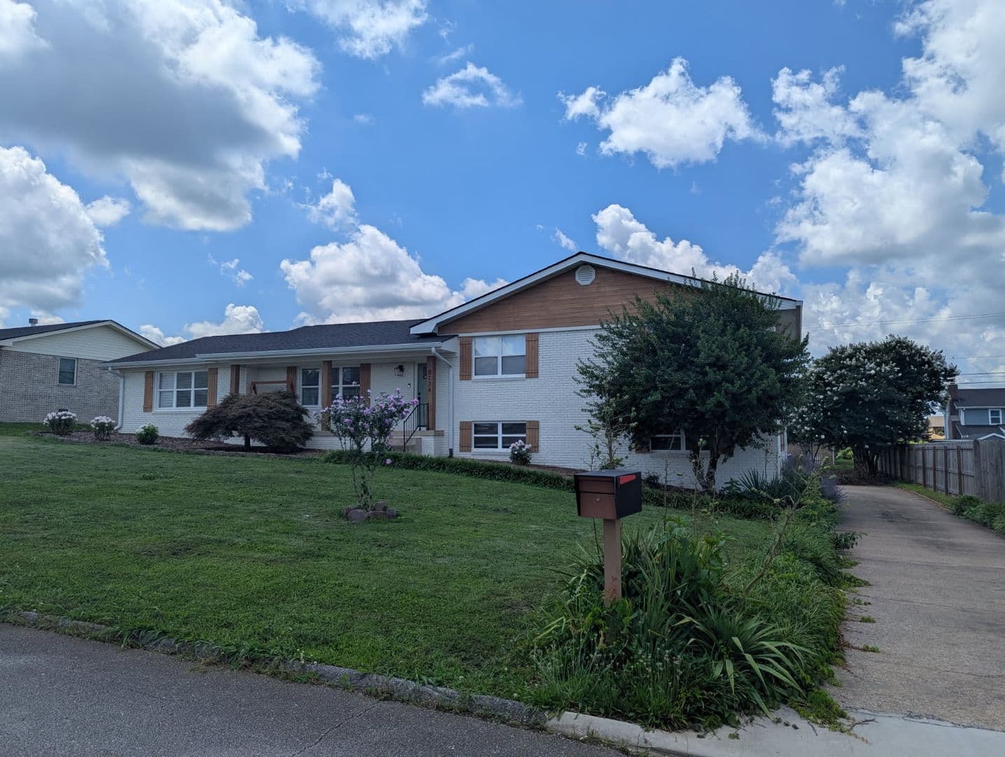 Chattanooga House: 8134 Holly Crest Dr