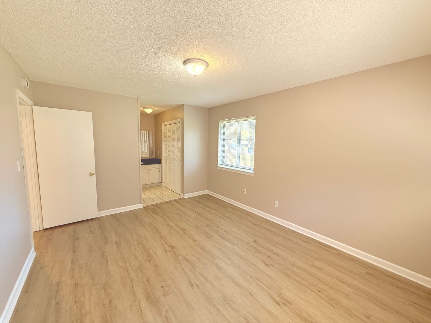 Hixson Apartment: 4751 Tessie Ln