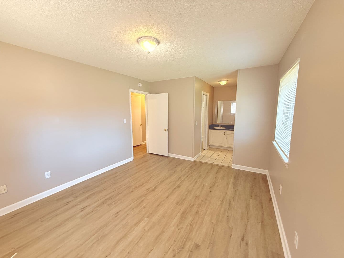 Hixson Apartment: 4751 Tessie Ln