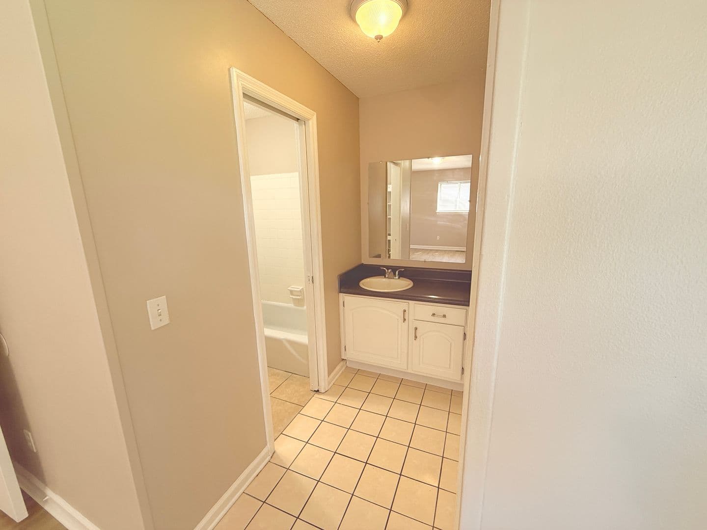 Hixson Apartment: 4751 Tessie Ln
