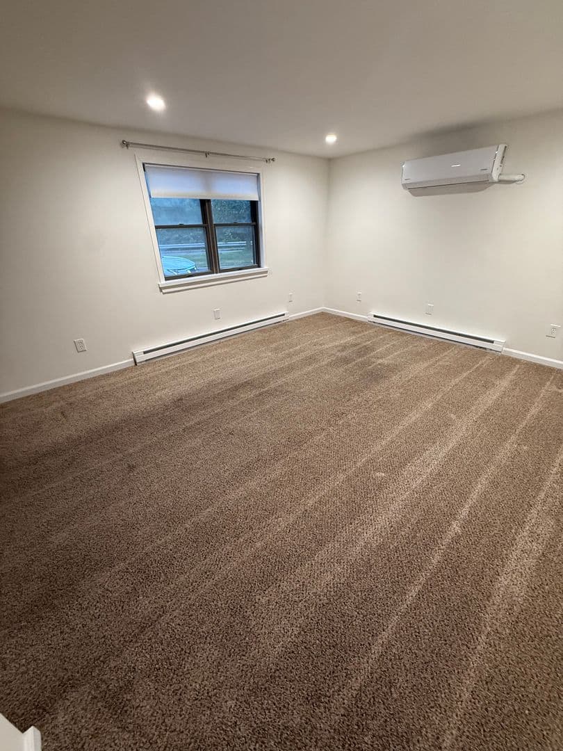 Jessup Apartment: Powell Ave
